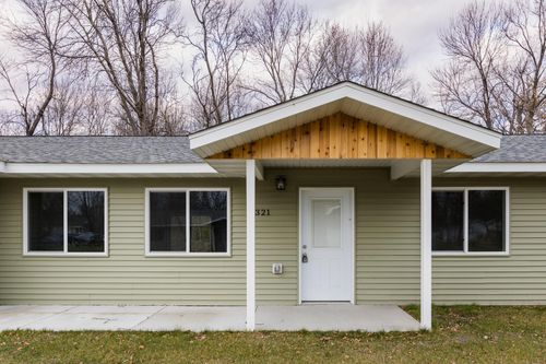 321 W Garfield Ave, Mahnomen, MN, 56557-4329 | Card Image