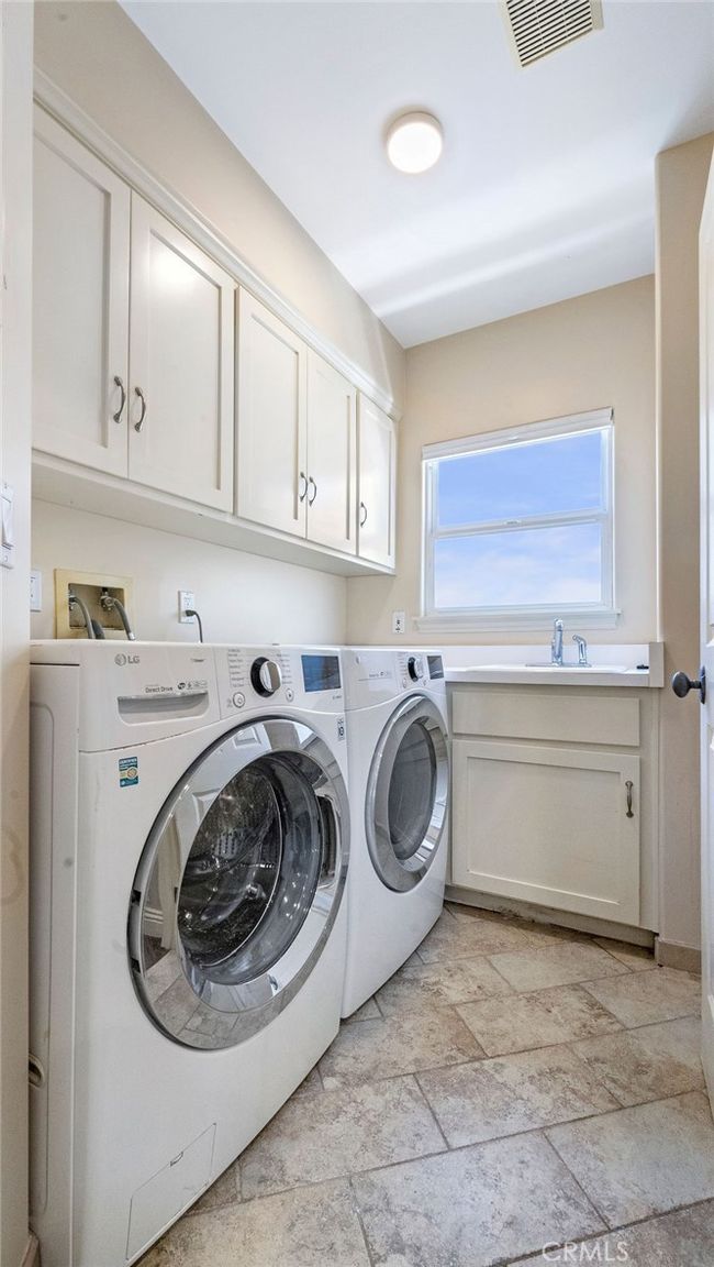 620 13 Th St, House other with 5 bedrooms, 3 bathrooms and 4 parking in Manhattan Beach CA | Image 18