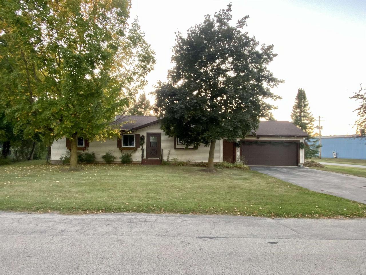 Elm Ave, Gillett, WI 54124