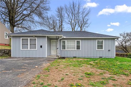 6121 Cleveland Ave, Kansas City, KS, 66104-2737 | Card Image