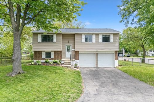 100 Wickham Farm Dr, Union, OH, 45322-2948 | Card Image