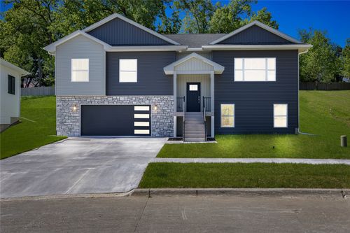 706 Silver Ln, Iowa City, IA, 52245-8802 | Card Image