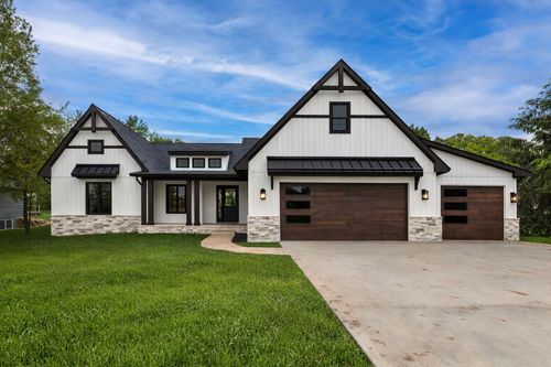 8050 W Pq Ave, Kalamazoo, MI, 49009-9717 | Card Image