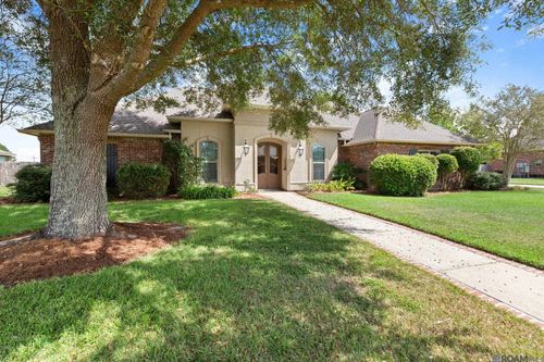 24525 Pecan Pointe Dr, Plaquemine, LA, 70764-6054 | Card Image