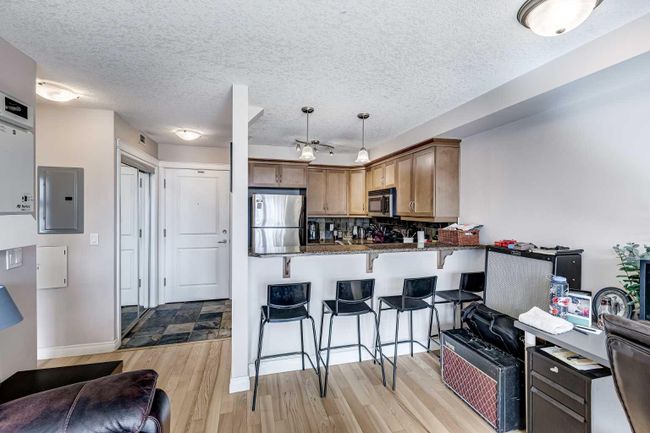 304 - 725 4 Street Ne, Home with 1 bedrooms, 1 bathrooms and 1 parking in Calgary AB | Image 5