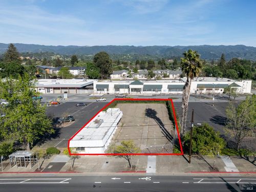 735 S State St, Ukiah, CA, 95482-5815 | Card Image