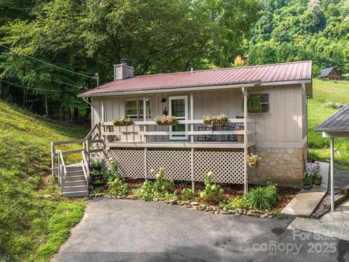 54 Brookside Ln, Maggie Valley, NC, 28751-8843 | Card Image