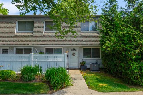 23 Storm Dr, Holtsville, NY, 11742-1905 | Card Image