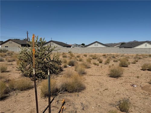 11 Eagle Rock Rd, Kingman, AZ, 86401 | Card Image