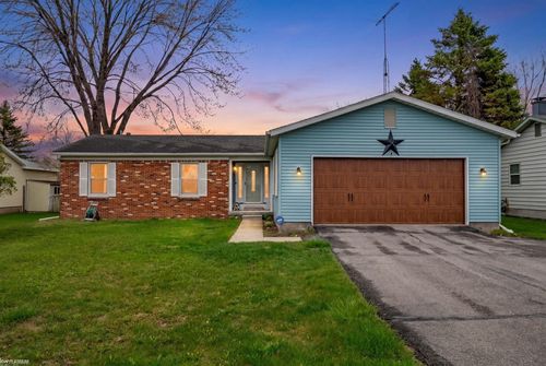 721 Range Rd, Marysville, MI, 48040-2533 | Card Image