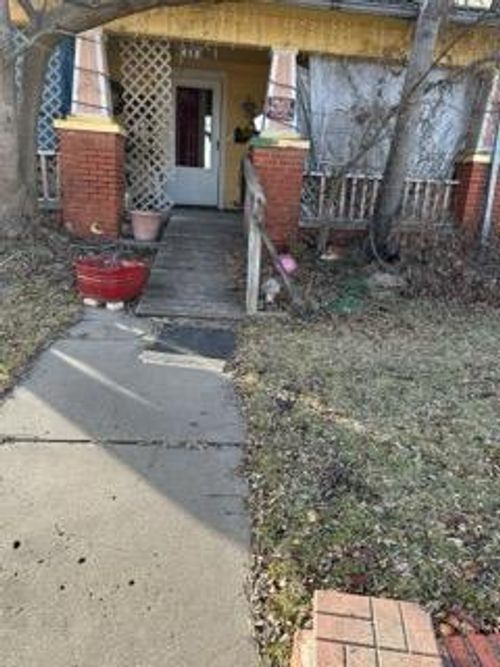 415 S A St, Blackwell, OK, 74631-3302 | Card Image