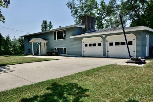 6381 Middle Rd, Hope, MI, 48628-9707 | Card Image