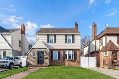 16643 24th Rd, Whitestone, NY, 11357-4013 | Card Image