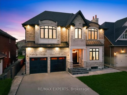 38 Railway St, Maple, ON, L6A1P7 | Card Image