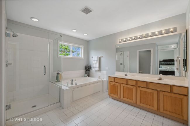 2252 Avalon Dr, House other with 5 bedrooms, 4 bathrooms and 3 parking in Buffalo Grove IL | Image 11