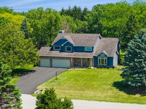 8814 Galleria Ct, Spring Grove, IL, 60081-8735 | Card Image