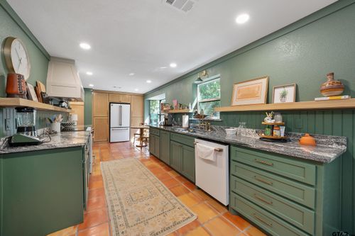 20616 E Grove Club Lake Rd, Whitehouse, TX, 75791-5915 | Card Image