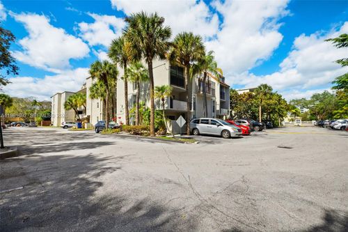d102-6886 N Kendall Dr, Pinecrest, FL, 33156-1533 | Card Image