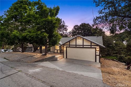 1541 Krause Ln, Lake Arrowhead, CA, 92352-9738 | Card Image