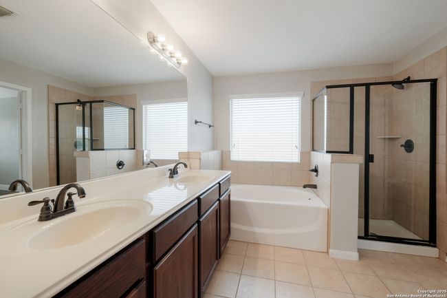5811 Southern Knl, House other with 3 bedrooms, 3 bathrooms and null parking in San Antonio TX | Image 13