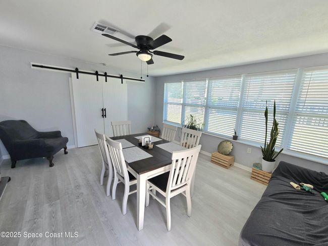Large living/dining area | Image 6