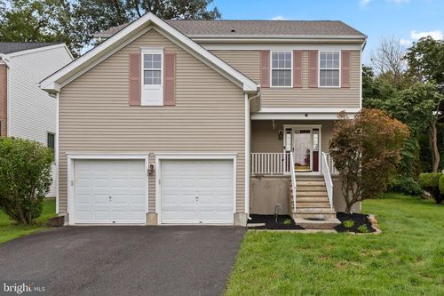 27 Lincoln Dr, Columbus, NJ, 08022-2333 | Card Image