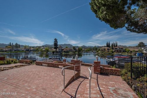 2704 Lakeridge Ln, Westlake Village, CA, 91361-3301 | Card Image