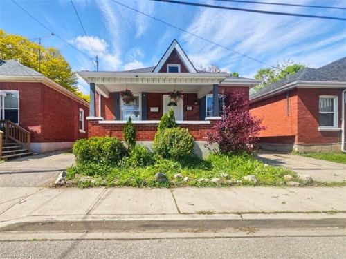 13 Salisbury Ave, Brantford, ON, N3S1M6 | Card Image