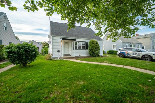 31 Peninsula Blvd, Valley Stream, NY, 11581-3407 | Card Image