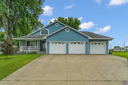 517 E Perry St, Rossville, KS, 66533 | Card Image