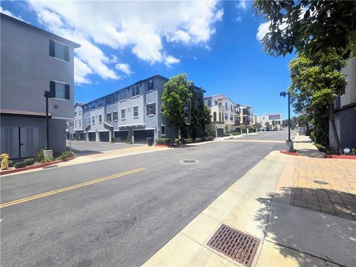 3003 E Pacific Coast Highway, Signal Hill, CA, 90804 | Card Image