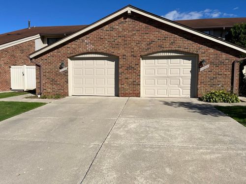 29077 Tiffany Dr W, Southfield, MI, 48034-4533 | Card Image