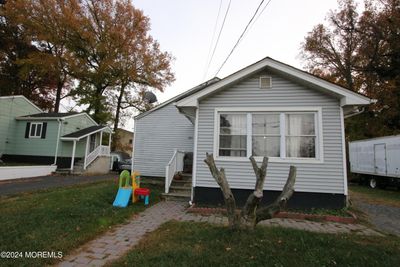 Spacious 3 bedroom ranch in desirable Neptune Township. | Image 2