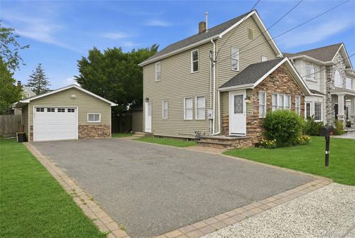 6 Prospect St, Hicksville, NY, 11801-1328 | Card Image