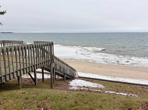 725 S Crescent Ave, Au Gres, MI, 48703-9302 | Card Image