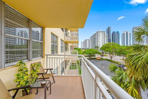 apt-212-251 174th St, Sunny Isles Beach, FL, 33160-3354 | Card Image