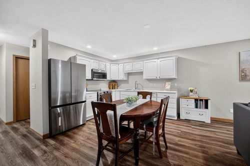1026 Stonewood Crossing Crossing, Sun Prairie, WI, 53590 | Card Image