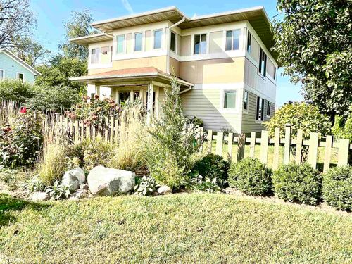 unit-2-2040 Sapphire Ln, Fairfield, IA, 52556-8776 | Card Image