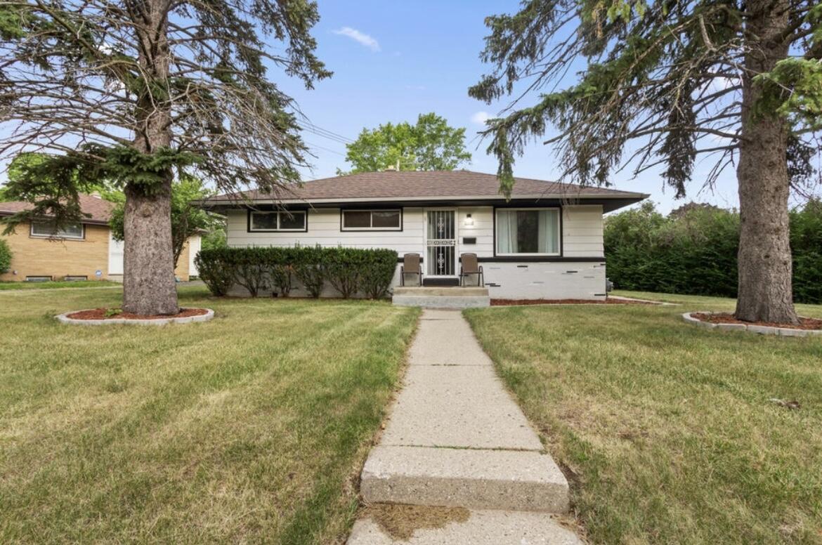 Luscher Ave, Milwaukee, WI 53218