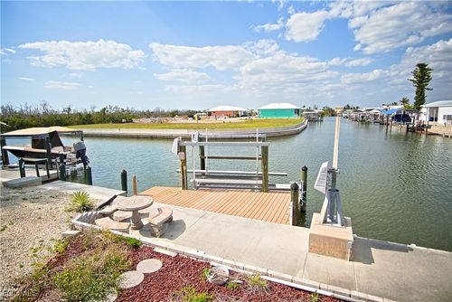 3934 Dewberry Ln, ST. JAMES CITY, FL, 33956-2290 | Card Image