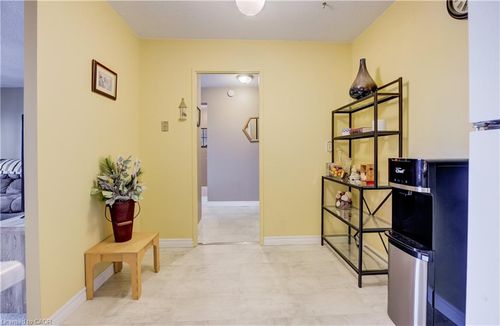 911-225 Harvard Pl, Waterloo, ON, N2J4H4 | Card Image