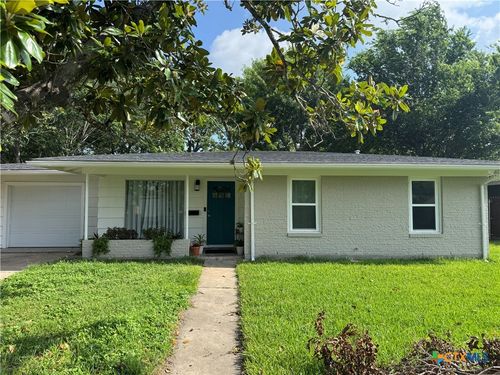 2304 E Mistletoe Ave, Victoria, TX, 77901-3571 | Card Image