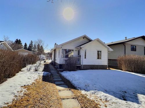 5213 55 Ave, Ponoka, AB, T4J1G9 | Card Image