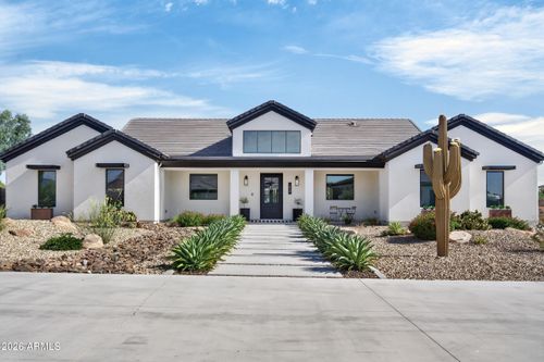 1519 E Dolores Rd, Phoenix, AZ, 85086-8490 | Card Image
