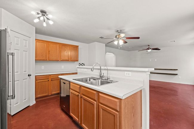 Plenty of cabinet/countertop space for all of your kitchen needs! | Image 12