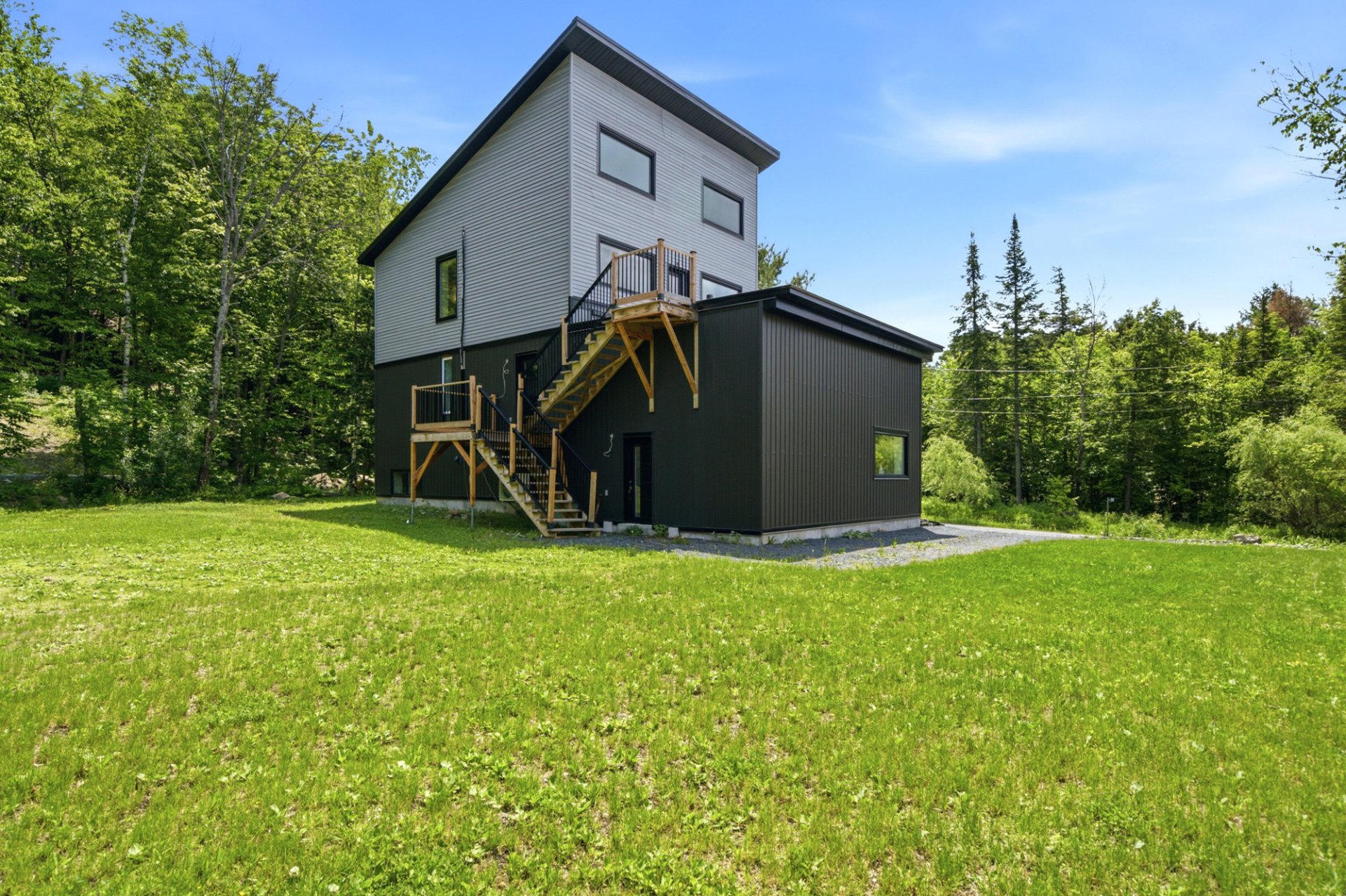 Residential in Saint-Denis-de-Brompton 4