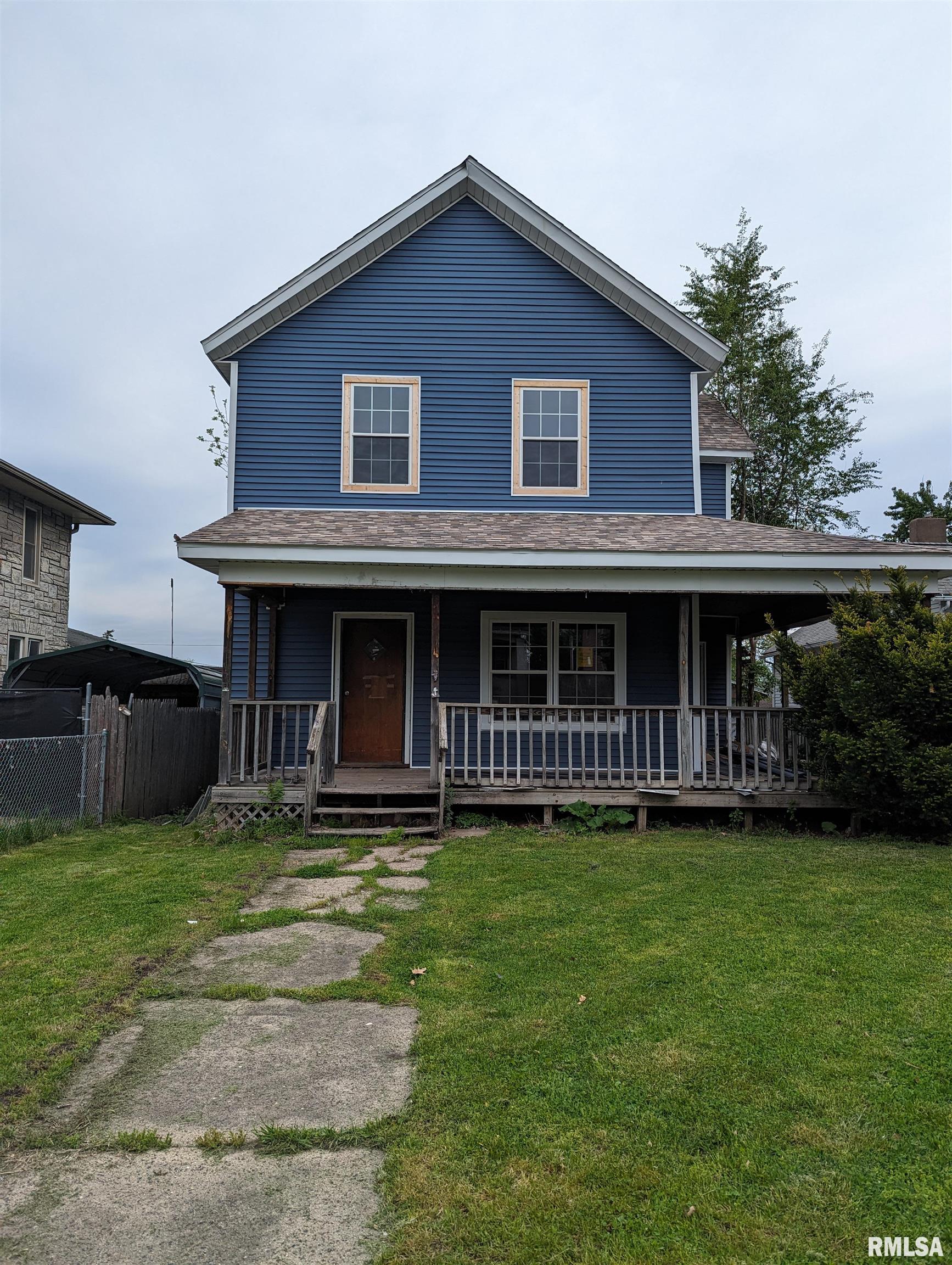 10th Ave, Clinton, IA 52732