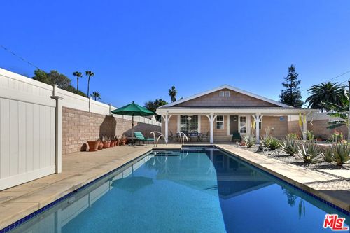 6015 Topeka Dr, Tarzana, CA, 91356-1321 | Card Image