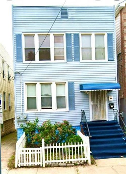 79 Pamrapo Ave, Jersey City, NJ, 07305-2418 | Card Image