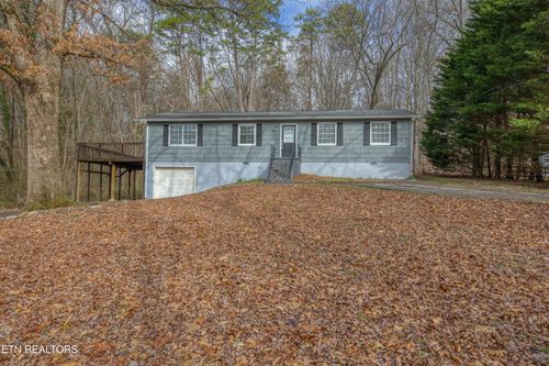 2205 Ridgecrest Dr, Knoxville, TN, 37918-3129 | Card Image